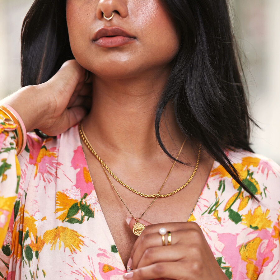 Stainless Steel Leo Pendant Necklace in Gold