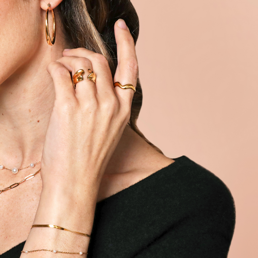 Our Unisex Jewellery Edit is filled with pieces perfect for a more androgynous gender neutral style