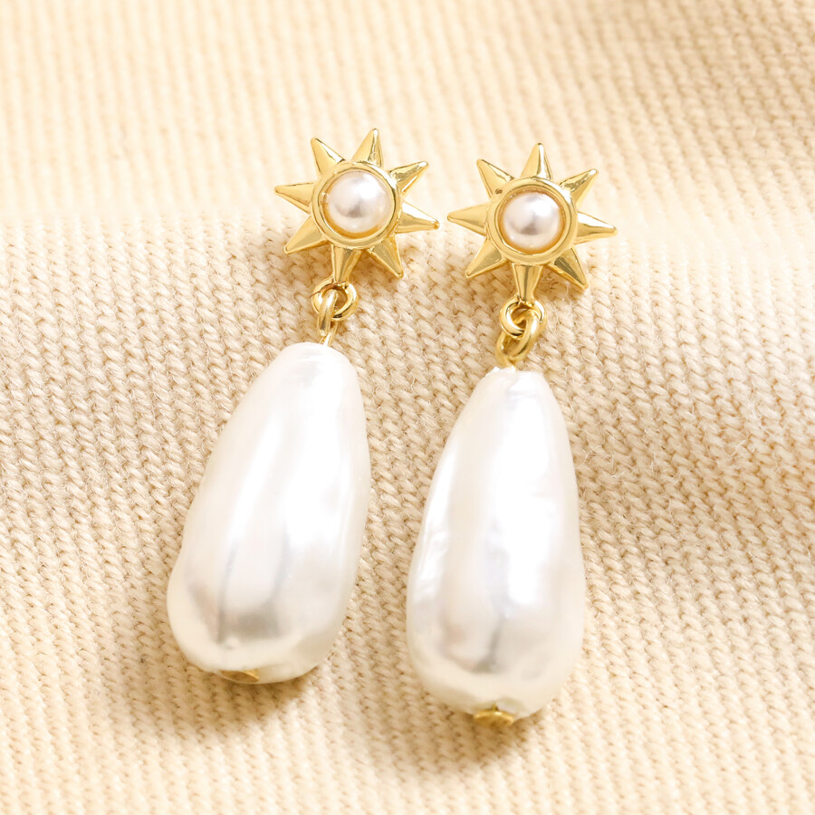 These Sweet and Simple Sun Themed Pearl Earrings Are the Perfect Mix of Modern and Classic
