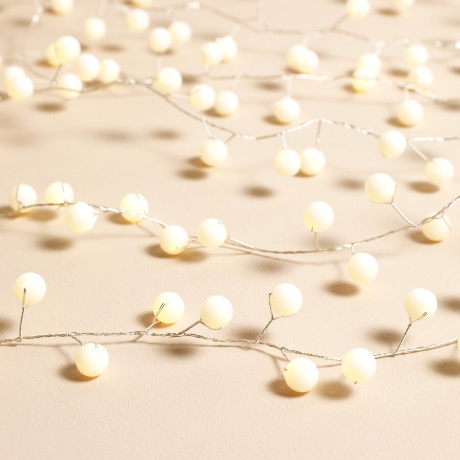 Battery Powered Christmas Snowberry White String Lights