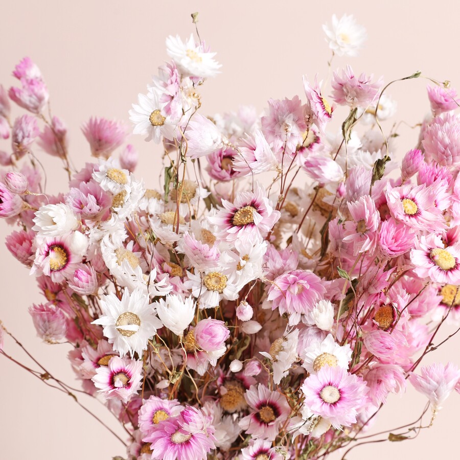 Dried Flowers are the Perfect Sustainable Option for Wedding Decorations