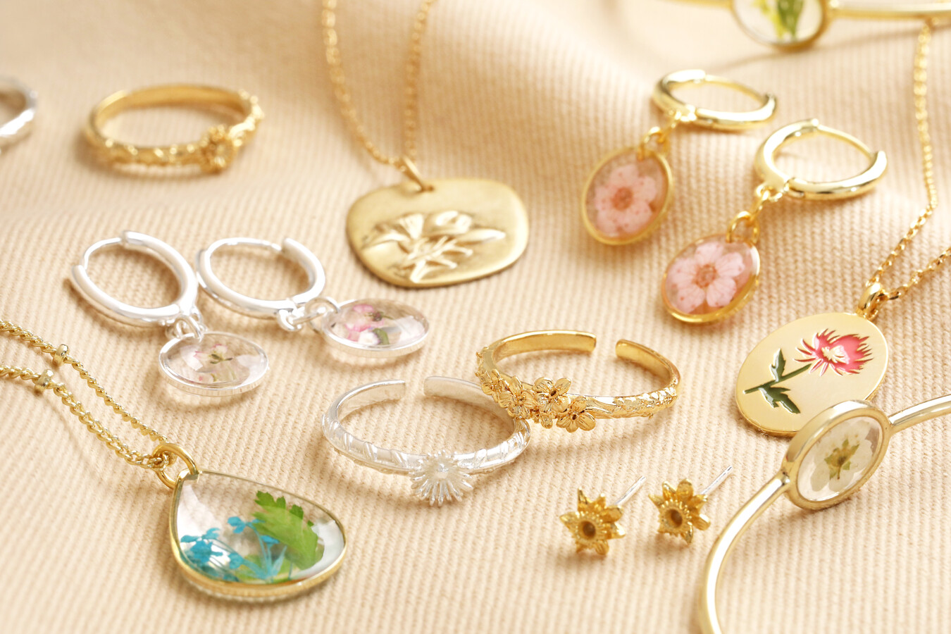 Birth Flower Jewellery Pieces Make Wonderful Birthday Presents for Loved Ones