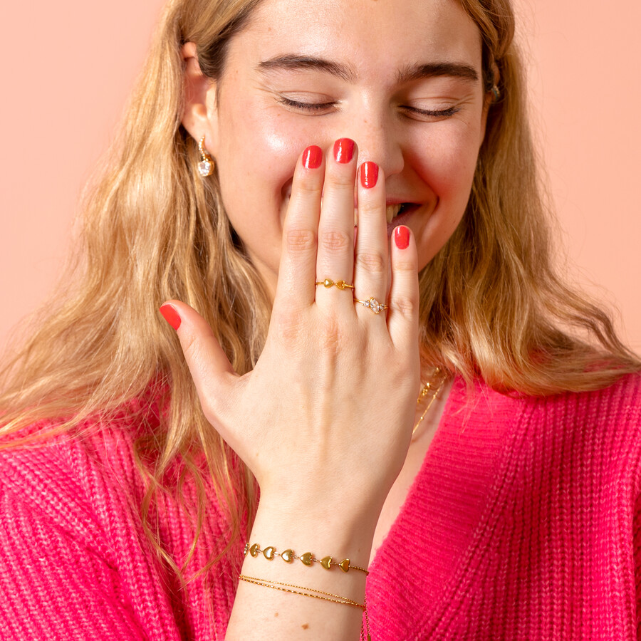 Shop gifts for girlfriend