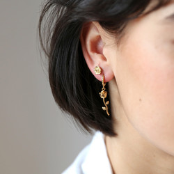 Mismatched Stem Rose Hoop and Stud Earrings in Gold