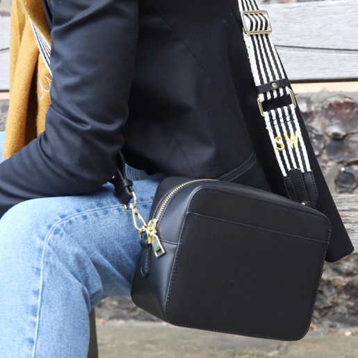 black cross body handbag