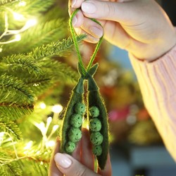 Felt Peas in Pods Hanging Decoration