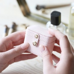 Petite Travel Ring Box in Pale Pink