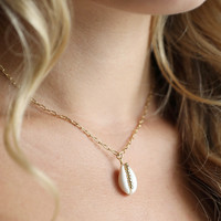 Shell Charm Necklace in Gold