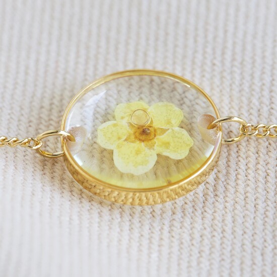 Pressed Birth Flower Charm Bracelet in Gold - April