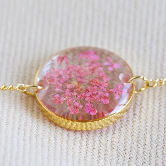 Pressed Birth Flower Charm Bracelet in Gold - January