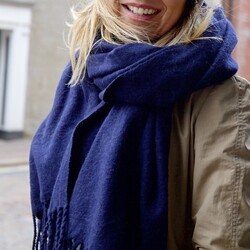 Lambswool Scarf in Navy