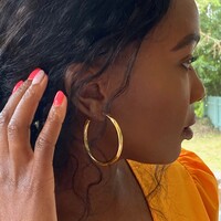 Medium Tube Hoop Earrings in Gold