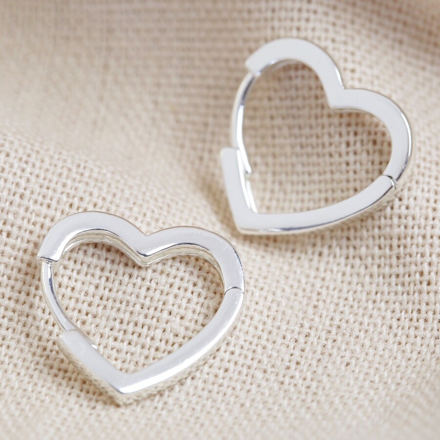 Tiny Heart Earrings – MarshMeollow