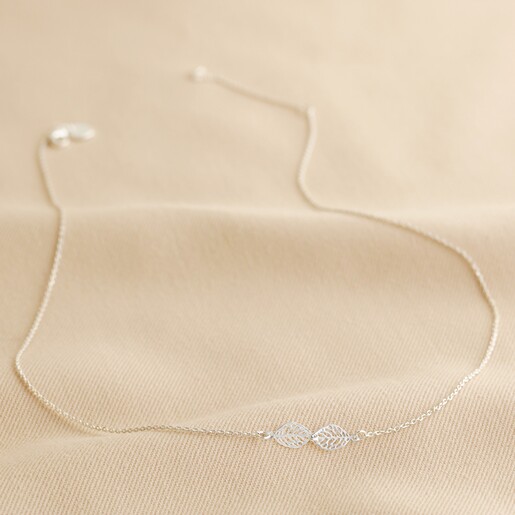 Full Length of Linked Filigree Leaf Necklace in Silver
