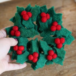 Mini Felt Holly Wreath Hanging Christmas Decoration