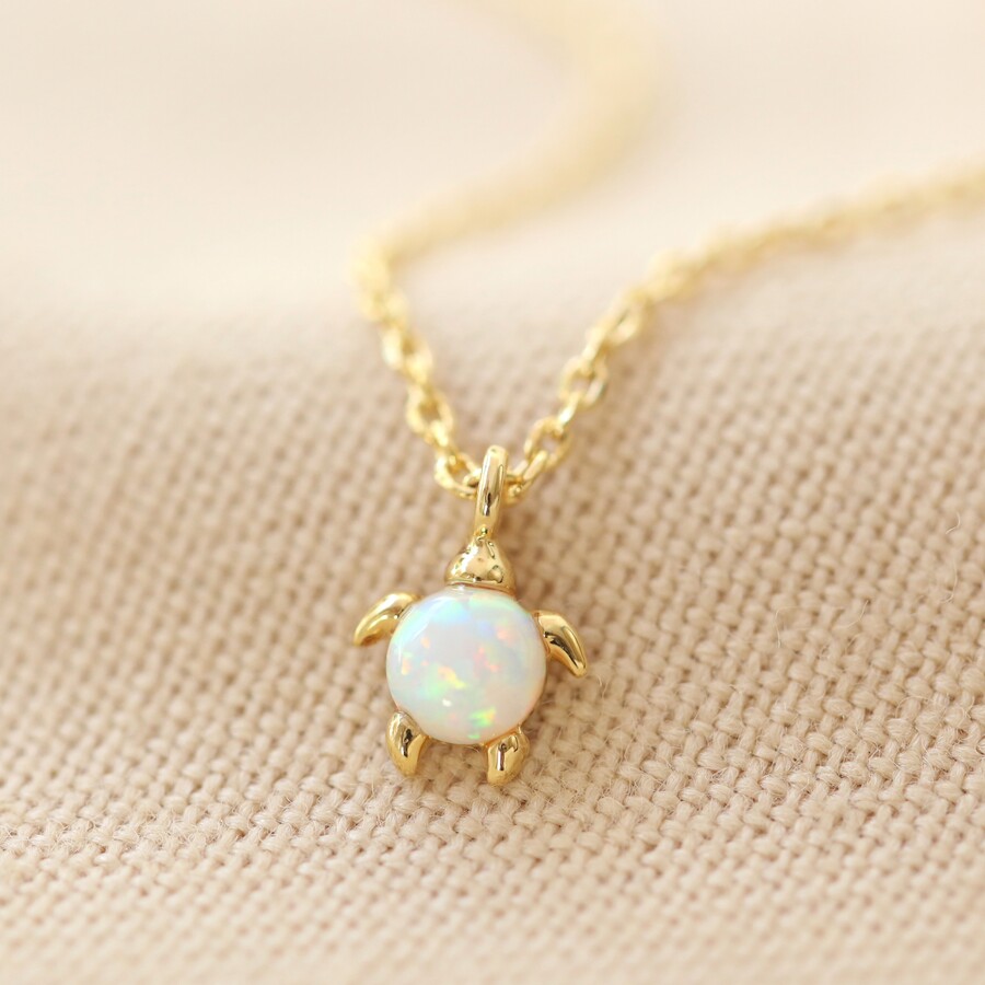 New 9ct Yellow Gold Cultured Opal Pendant & 18