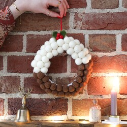 Pom Pom Christmas Pudding Wreath