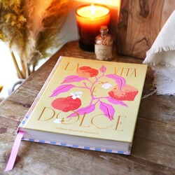 La Vita è Dolce: Italian-Inspired Desserts Recipe Book