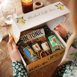 Build Your Own Non-Alcoholic Gin and Tonic Gift Box