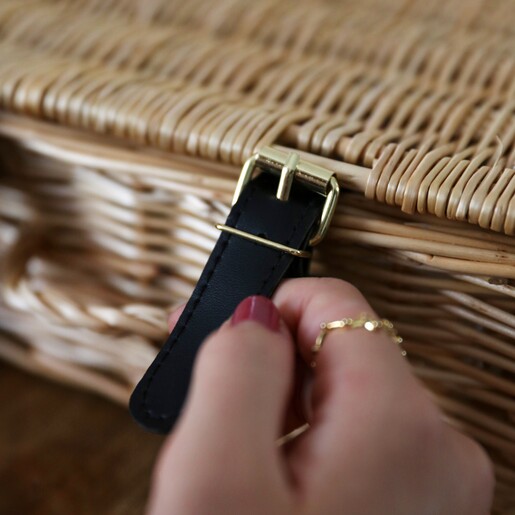Buckle closures for Wicker Basket For Gift Hamper