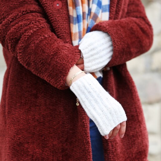 Hand Warmers on Model Soft Knitted Hand Warmers in Marled Cream on Model