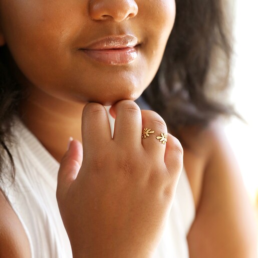 Model Wearing Adjustable Stainless Steel Fern Leaf Ring in Gold