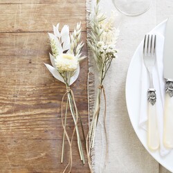 Set of White and Natural Dried Flower Place Settings
