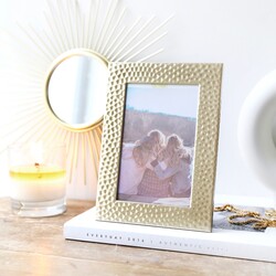 Gold Hammered 4" x 6" Photo Frame