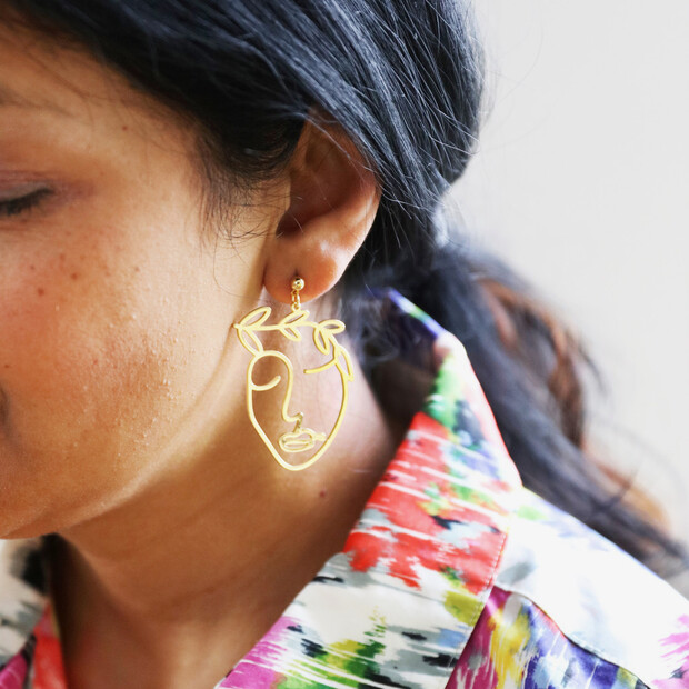 Laurel Leaf Face Drop Earrings in Gold