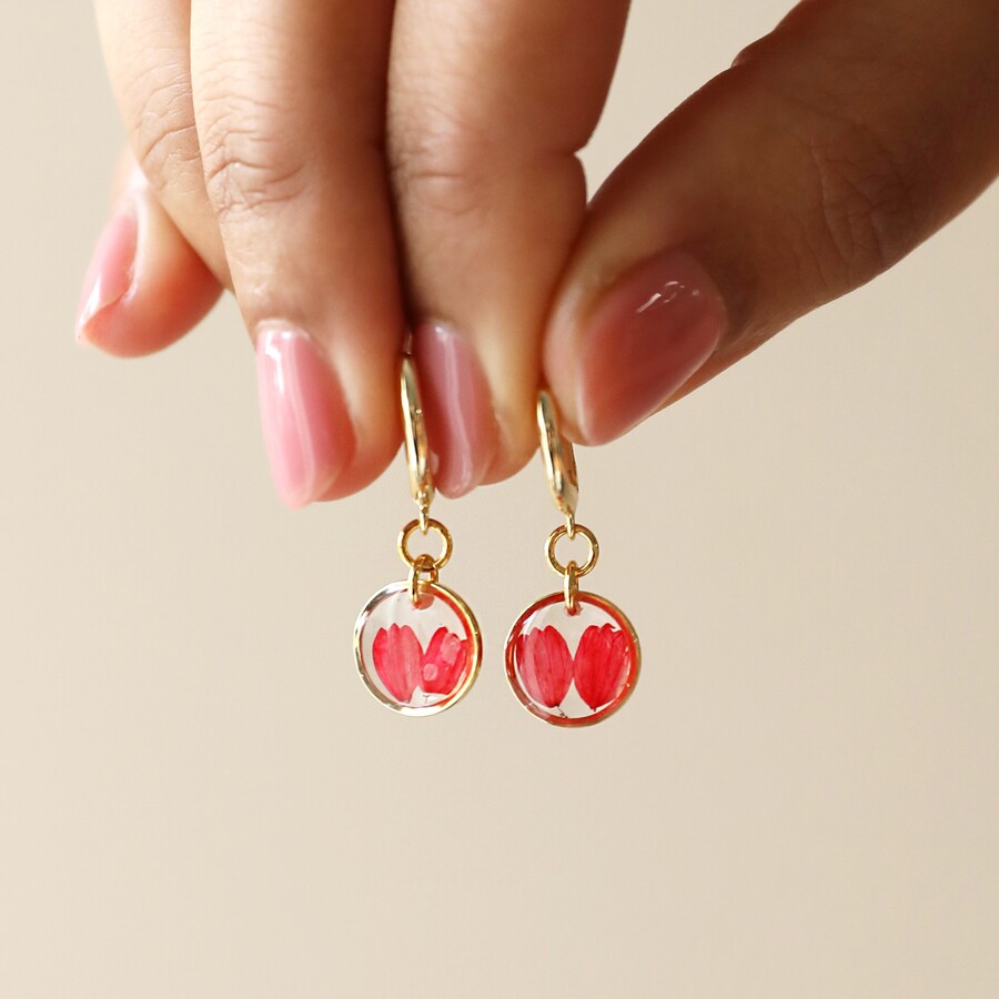 Pressed Birth Flower Huggie Earrings in Gold Lisa Angel