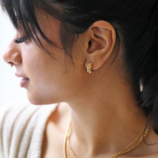 Model Wearing Mini Rope Huggie Hoop Earrings in Gold