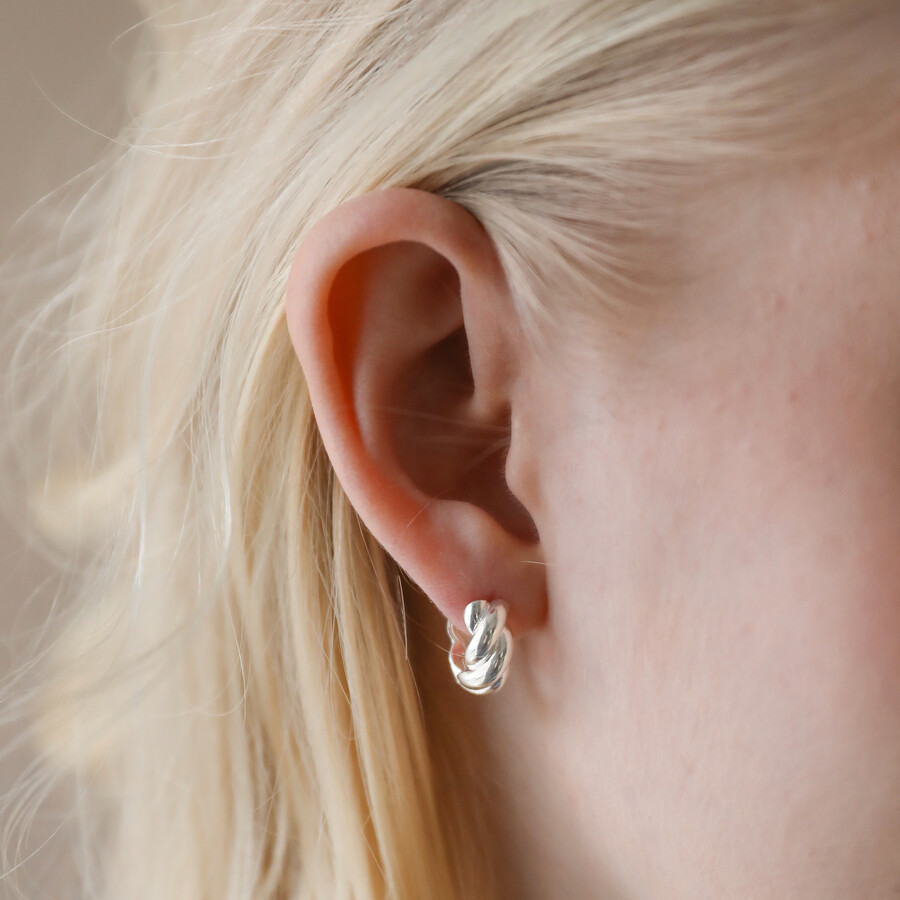 thumbnail image 2 of Silver Rope Weave Huggie Clip-On Earrings - Retro Curved Link Design For Non-Pierced Ears 2 of 4