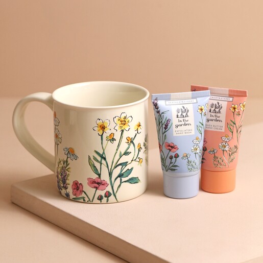 In The Garden Tea Break Hand Essentials Set Without Packaging on Beige Surface