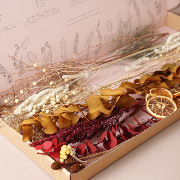 Large Earthly Amber Dried Flowers Letterbox Gift