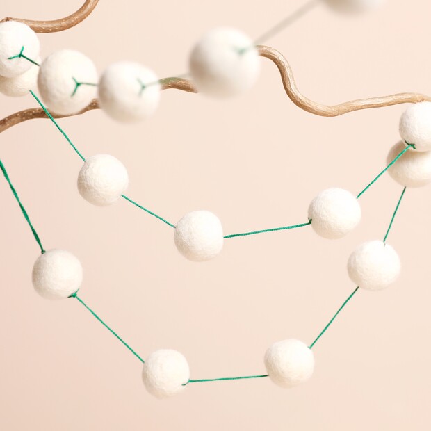 Afroart Felt Balls Garland in White and Green Afroart Felt Balls Garland in White and Green