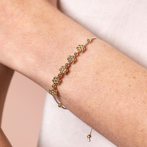 Close Up Model Shot of Estella Bartlett Flower Chain Friendship Bracelet
