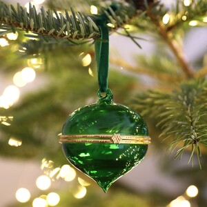 Green Glass Gold Secret Opening Bauble