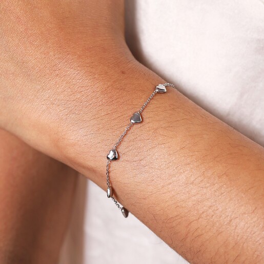 Stainless Steel Heart Charm Bracelet in Silver Stainless Steel Heart Charm Bracelet in Silver