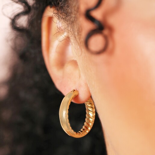 Model Shot Model Shot of Stainless Steel Hidden Rope Hoop Earrings in Gold