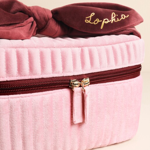 Zip details Close up of zip on Personalised Large Pink And Burgundy Velvet Bow Vanity Makeup Bag