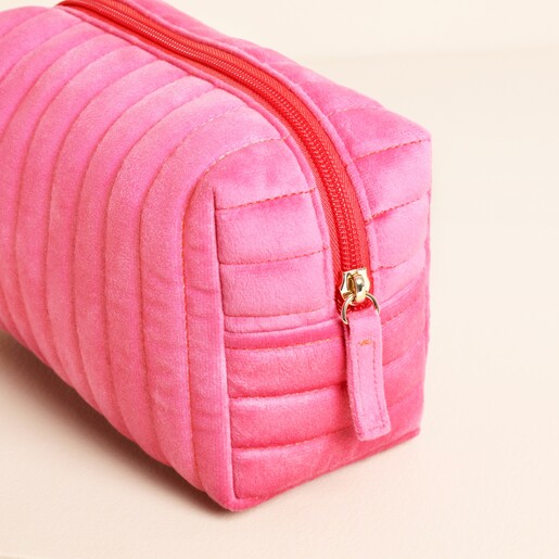 Close up of zip Zip detail on Personalised Pink and Red Velvet Bow Makeup Bag