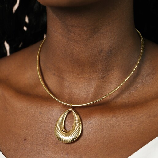 Stainless Steel Oval Choker Necklace in Gold on Model