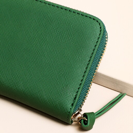 Vegan Leather Zip Around Purse in Green
