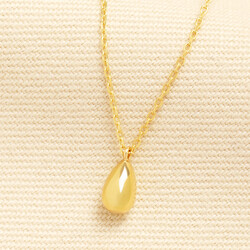 Teardrop Pendant Necklace in Gold