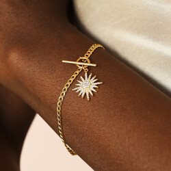 Small Toggle and Crystal Star Charm Bracelet in Gold