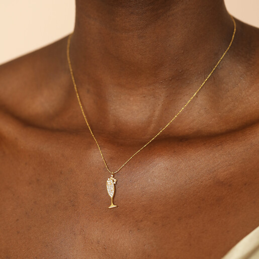 model shot of pendant necklace in gold
