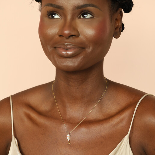 pendant necklace on model