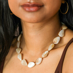 Cream Resin Stone Chunky Beaded Necklace in Gold