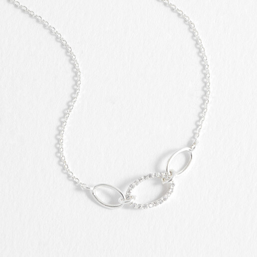 Silver plated necklace with interlocking oval links featuring pavé crystal detailing.