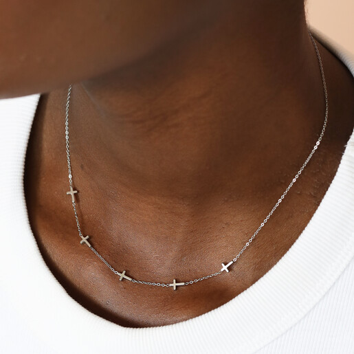 close up of waterproof stainless steel necklace